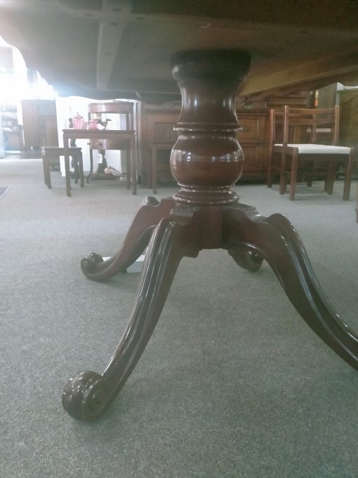 Victorian Style Cedar Pedestal Dining Table - Image 4