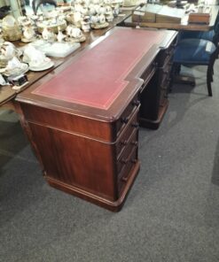 Victorian Pedestal Desk - Image 4
