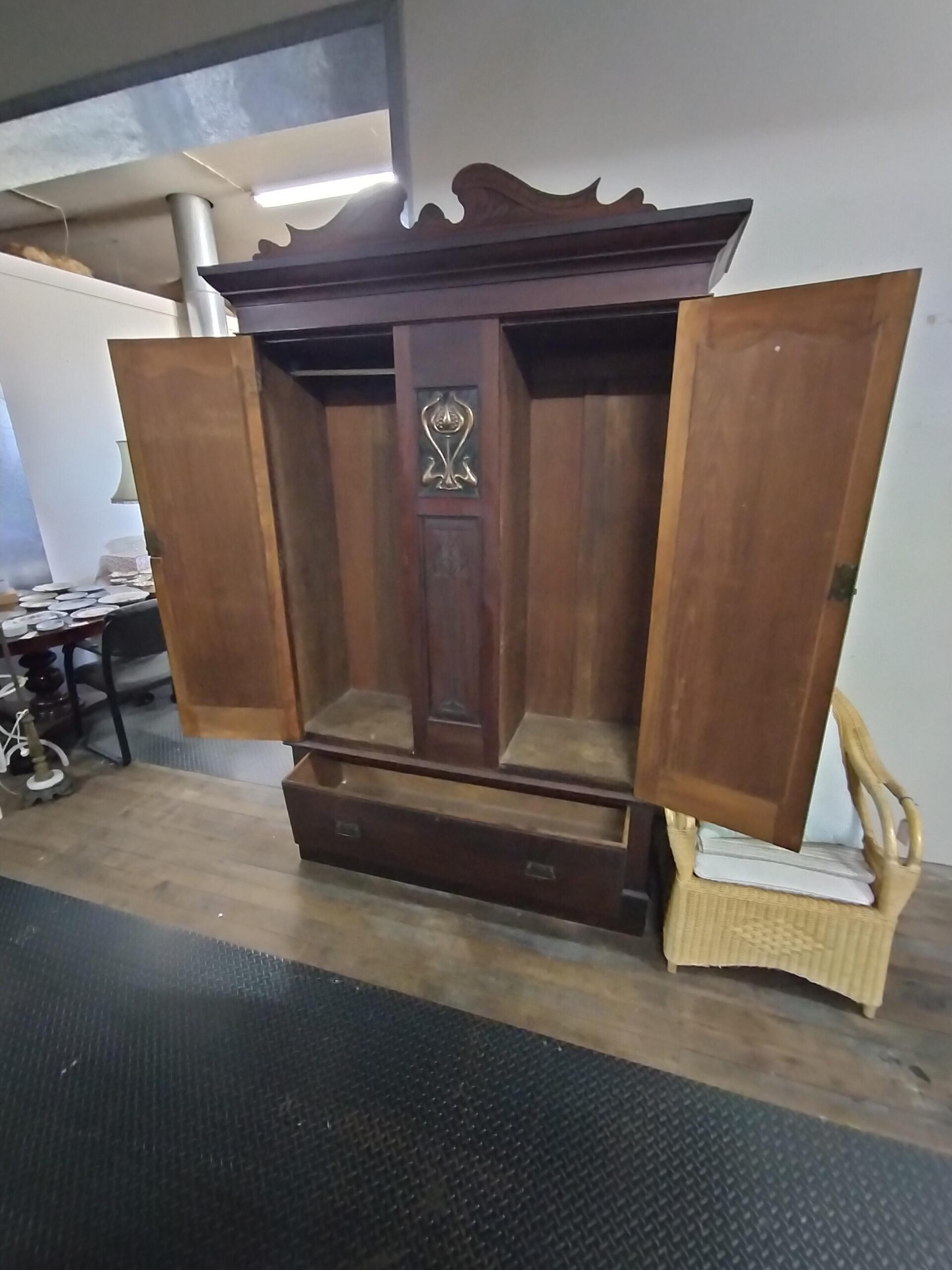 Art Nouveau Wardrobe - Image 3